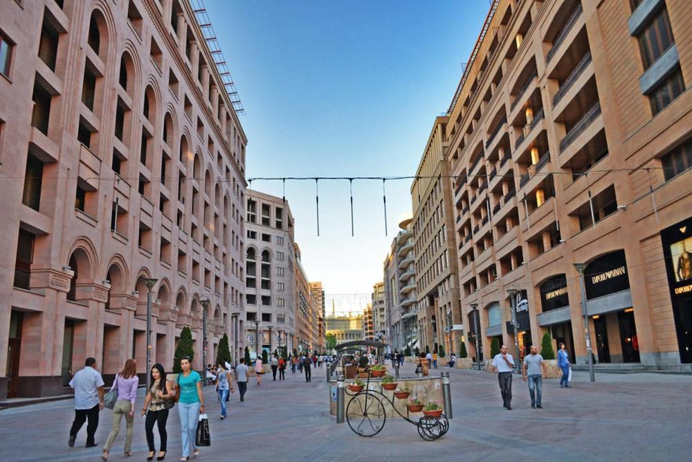 Capsule Hostel In The Old City Of Yerevan Exterior photo